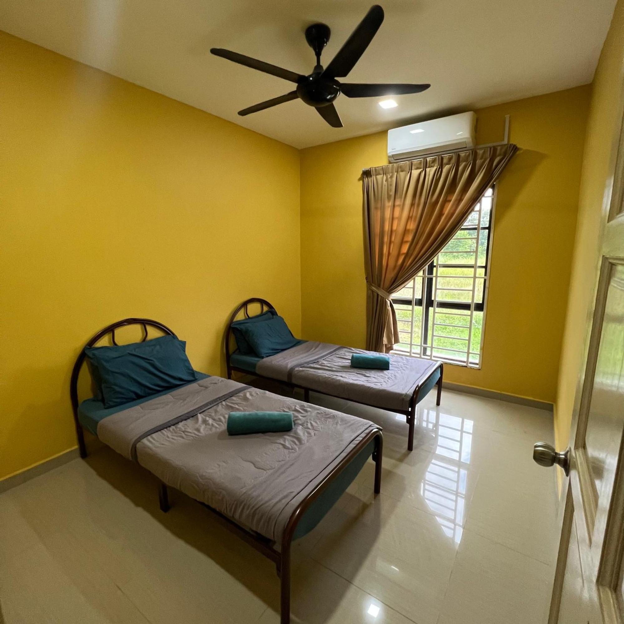 D' Totok Housestay Sepang Exterior foto